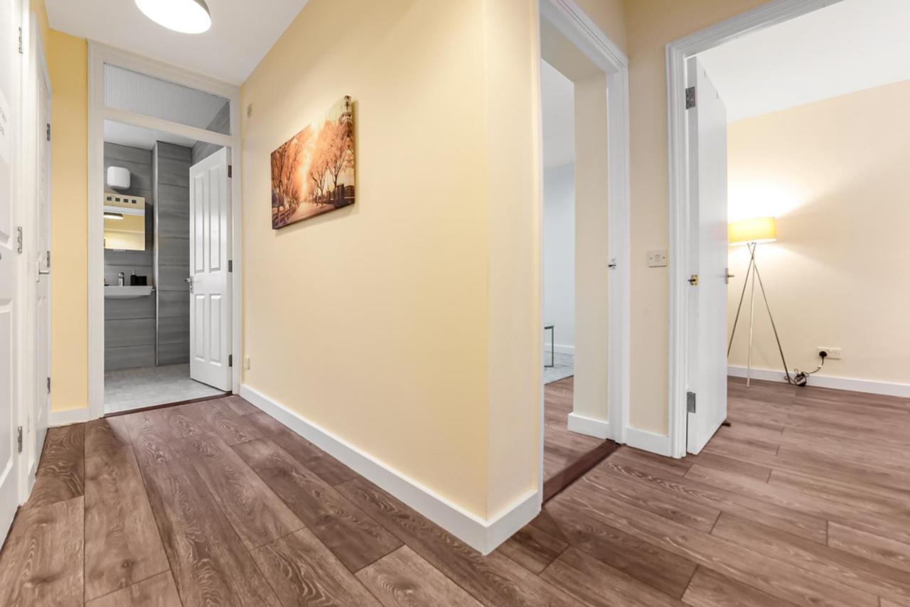 Family Friendly, Zone 2, 2 Beds, Overground Лондон Екстериор снимка