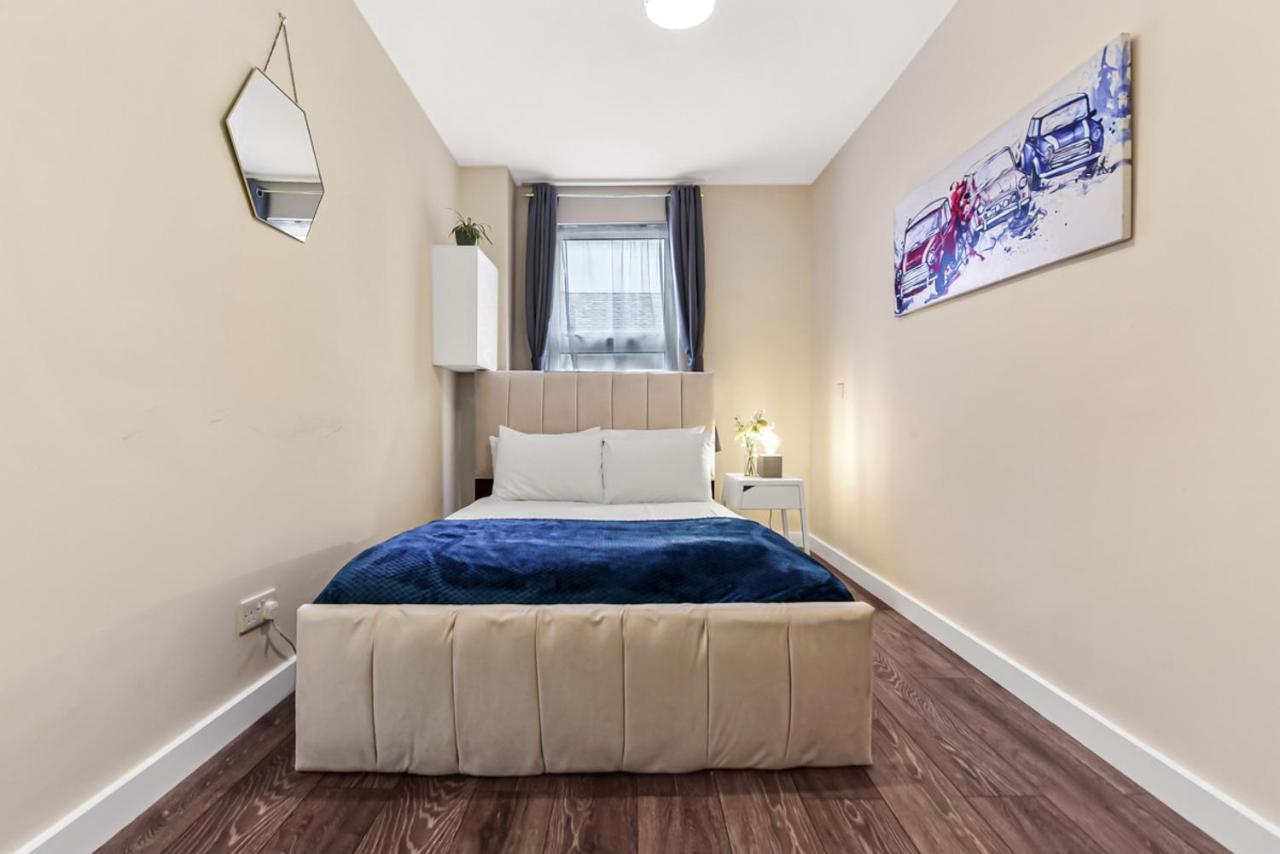Family Friendly, Zone 2, 2 Beds, Overground Лондон Екстериор снимка