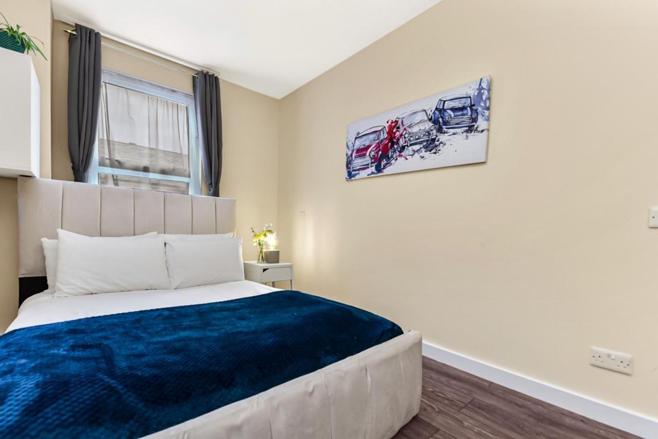 Family Friendly, Zone 2, 2 Beds, Overground Лондон Екстериор снимка